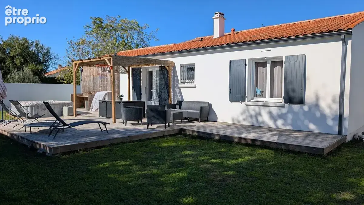 plain pied 4 pièces Ferrières D'Aunis sur 800 m2 de terrain - photo 1