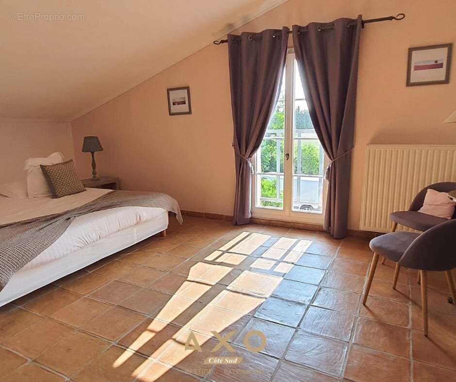 Ledenon - mas provençal d'exception - 1 000 m² habitables - parcelle 2 hectares - piscine - 2 mas indépendants - 7 suites + appa - photo 4