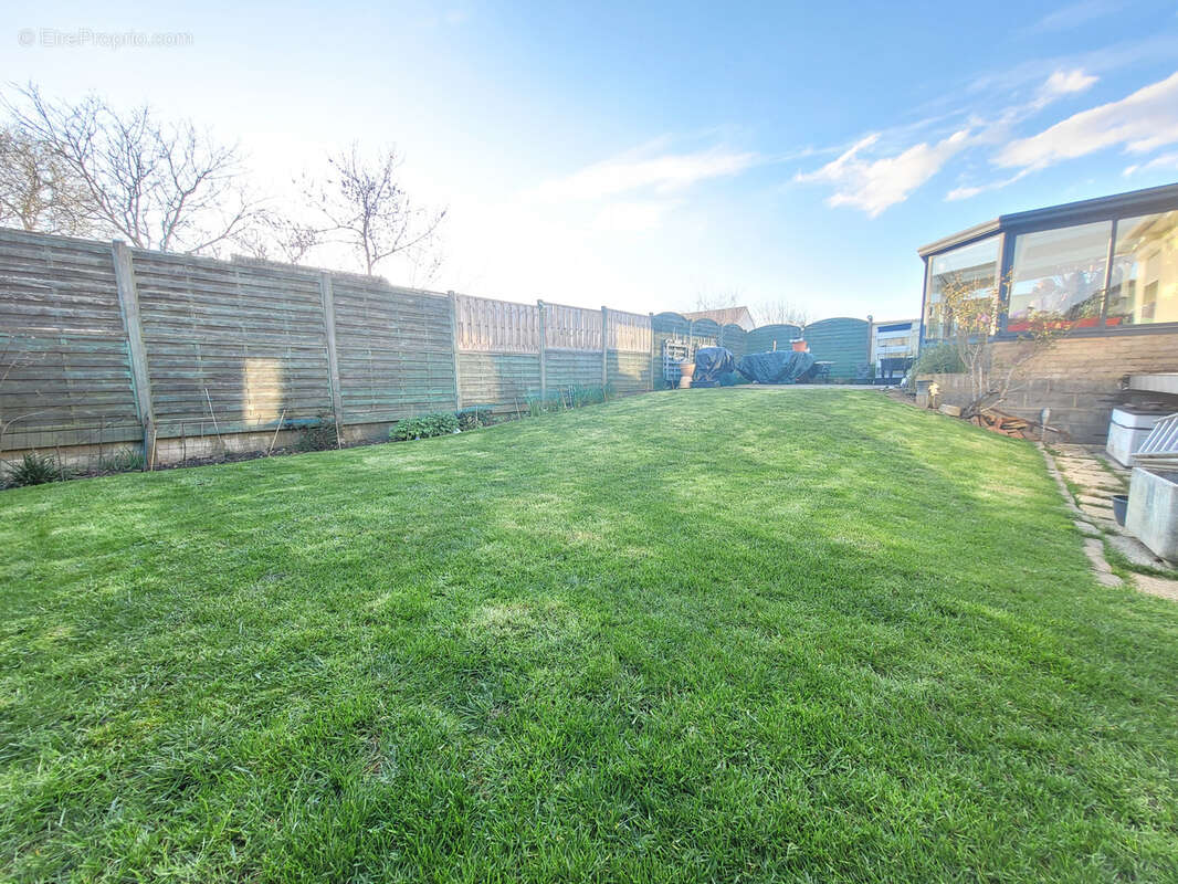 Plain pied individuel 3 chambres jardin garage sous-sol complet - photo 7