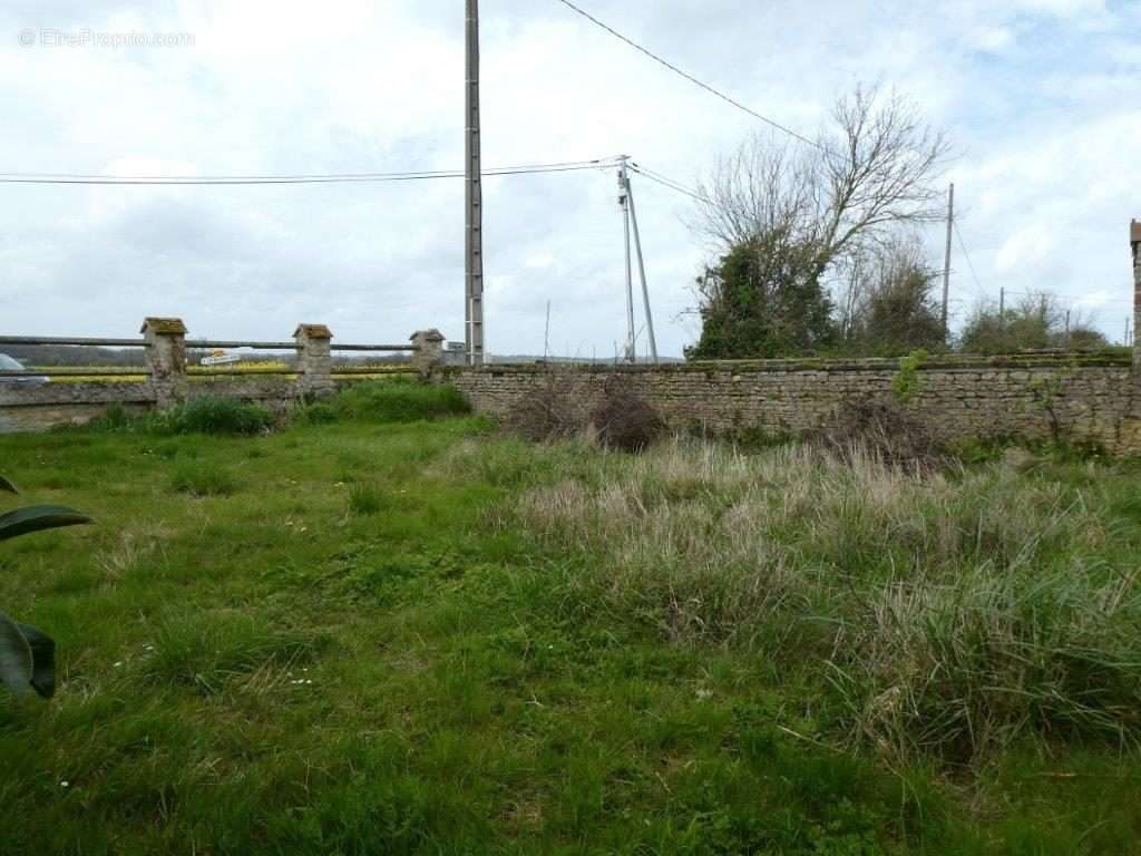 Maison à LES MOUTIERS-EN-AUGE