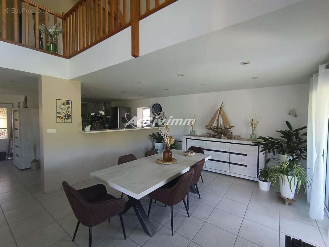 4268 18 - Maison à BEAURAINVILLE