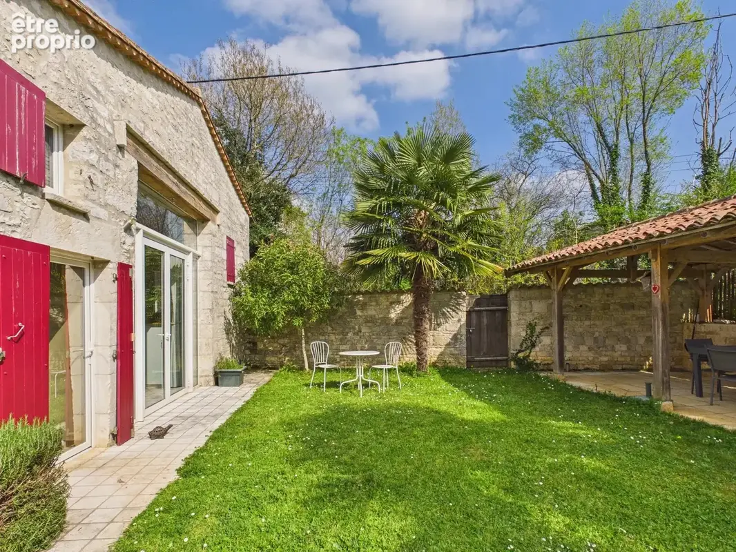 Maison rénovée avec beaucoup de lumière naturelle, à proximité de Mansle - photo 17