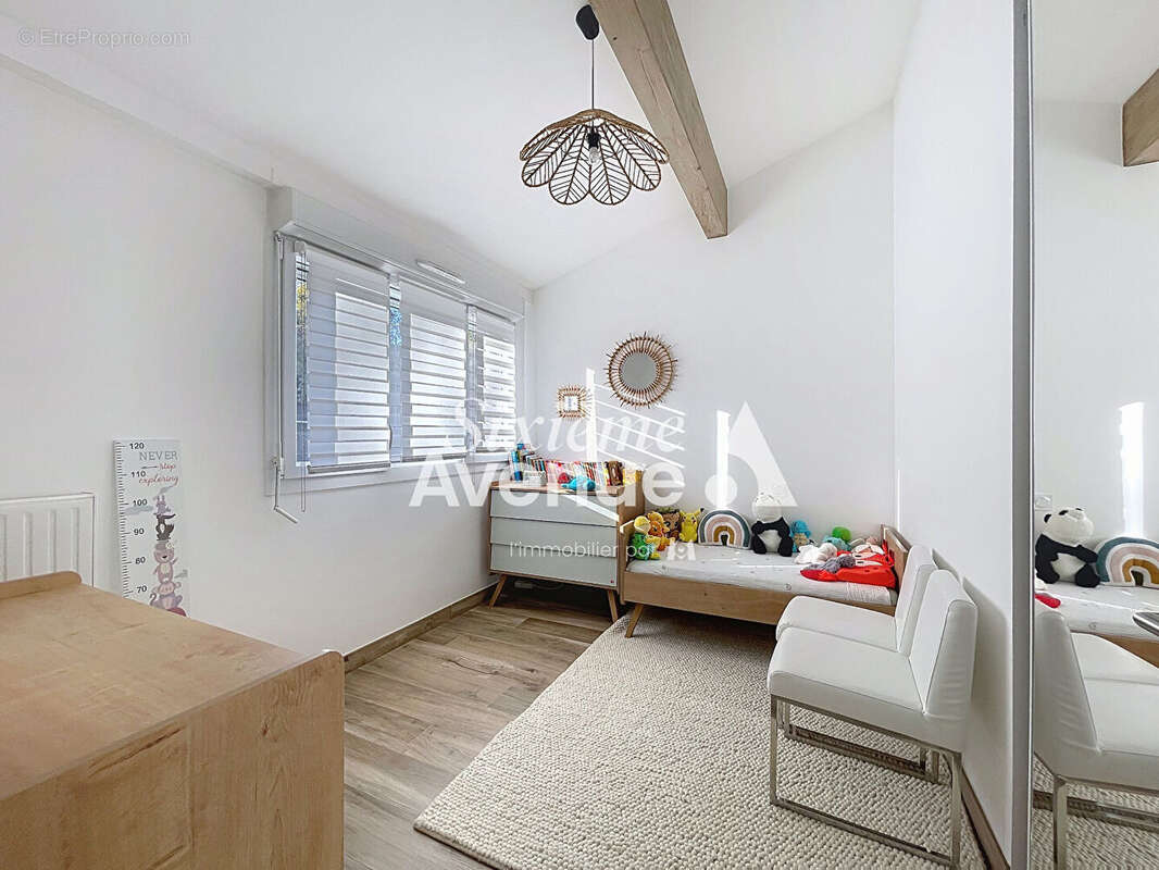 Appartement à CHATEAUNEUF-GRASSE