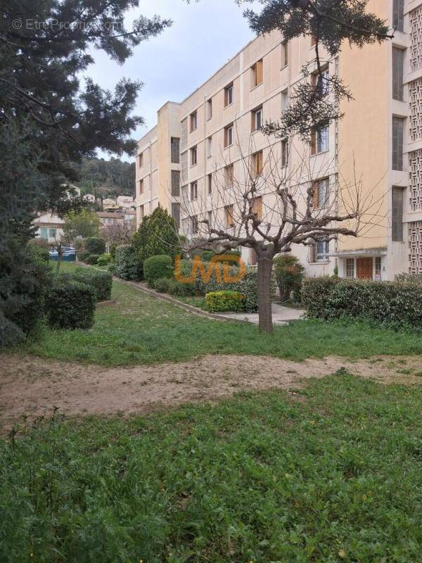 Appartement à MARSEILLE-11E