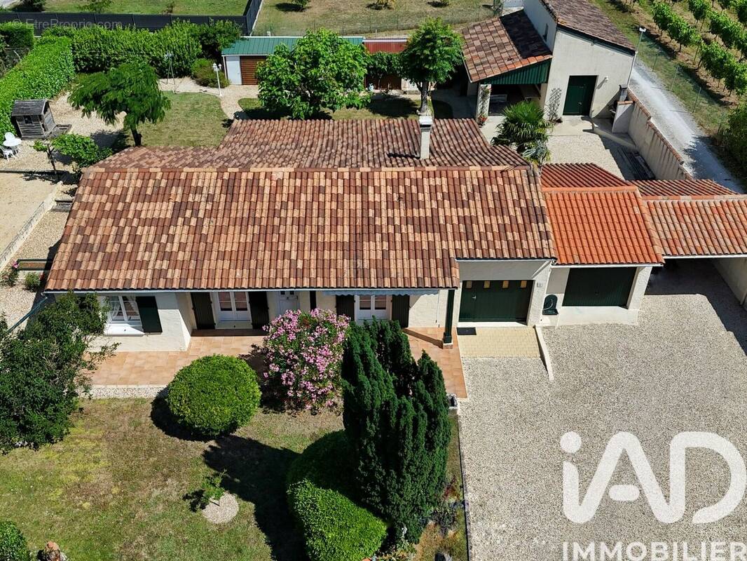Photo 1 - Maison à ASNIERES-SUR-NOUERE