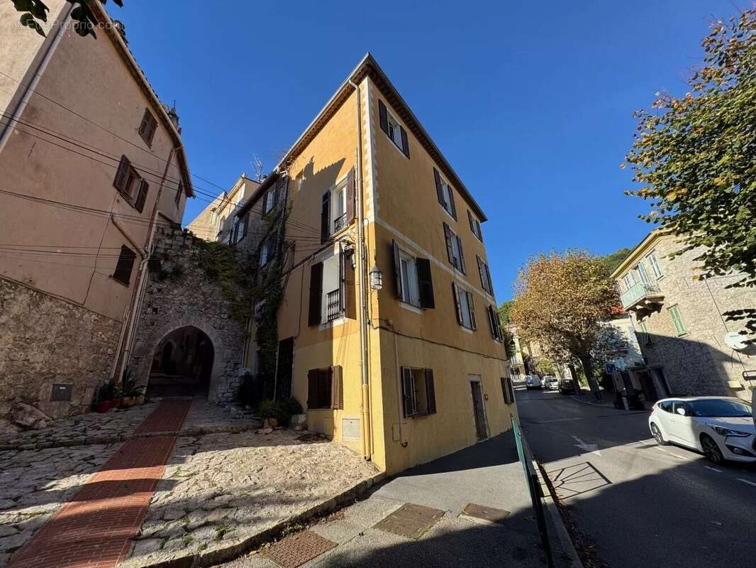 Appartement à LA TURBIE