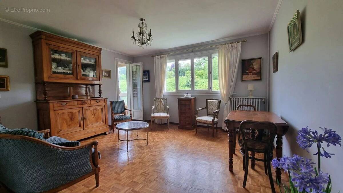 Appartement à BEYNES