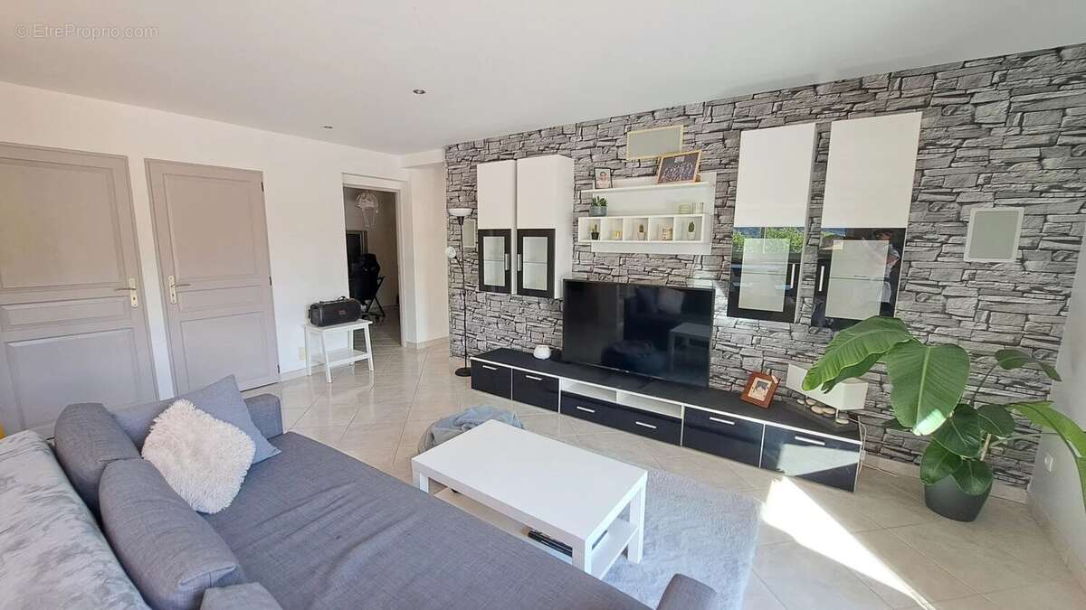 Maison à SAINT-GEORGES-DE-COMMIERS