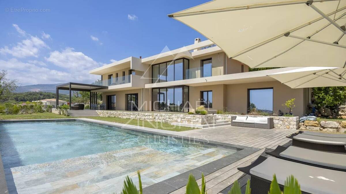 Maison à ROQUEFORT-LES-PINS