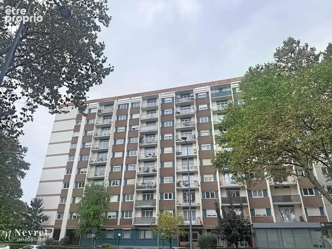 T4 avec garage et balcon chateaucreux - photo 1