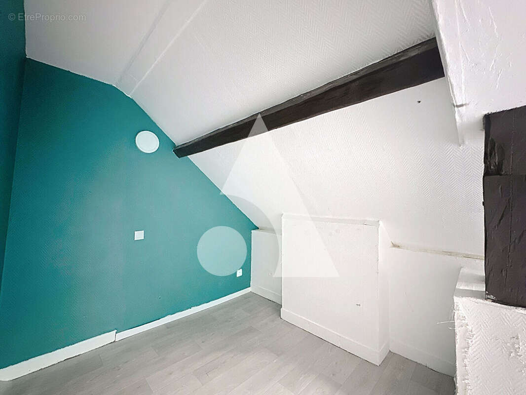 Appartement à CRESPIN