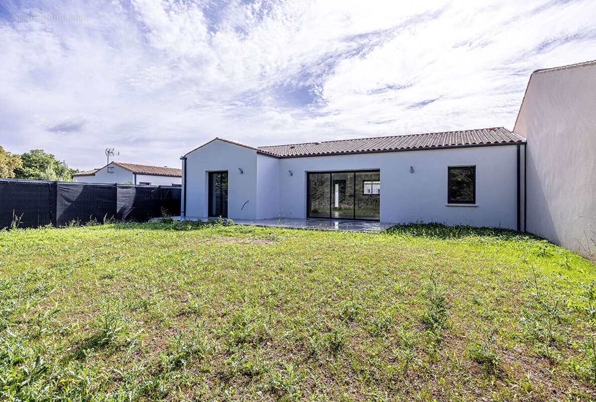 Maison neuve Surgeres / frais de notaire réduits - photo 4