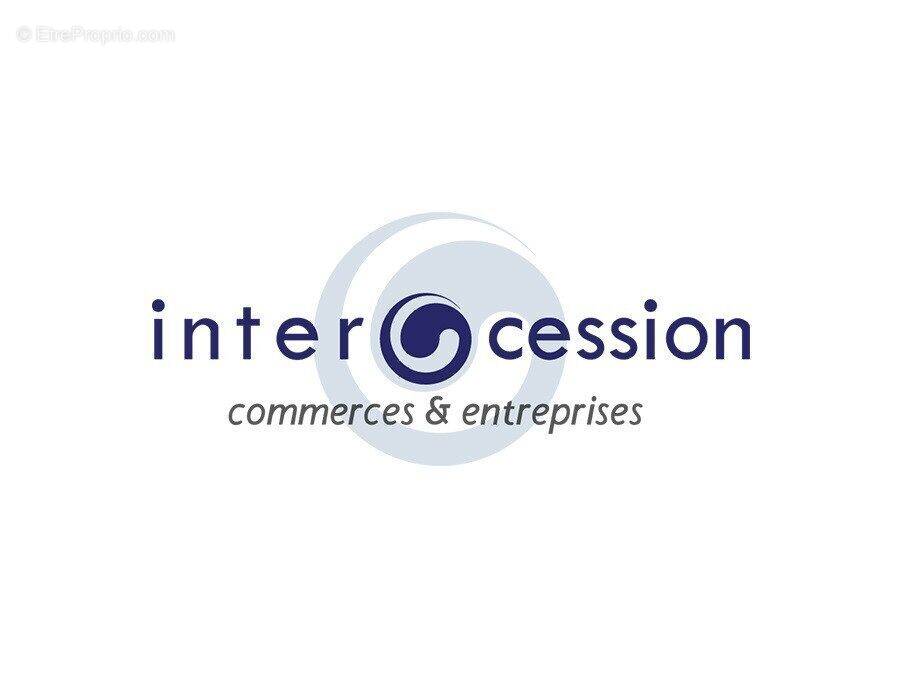 Appartement à ROCHEFORT-SUR-NENON