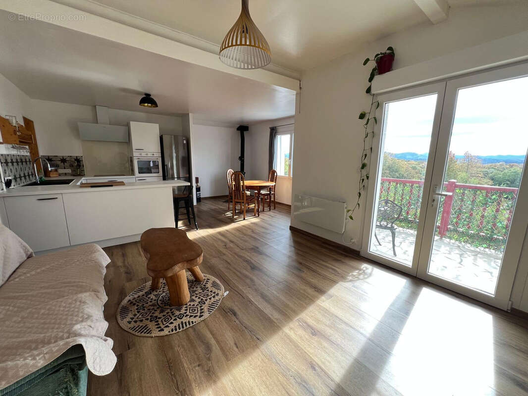 Appartement à VILLEFRANQUE