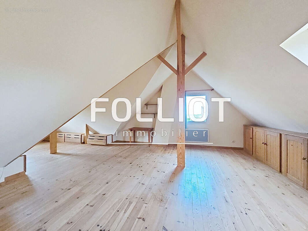 Maison à COLLEVILLE-MONTGOMERY