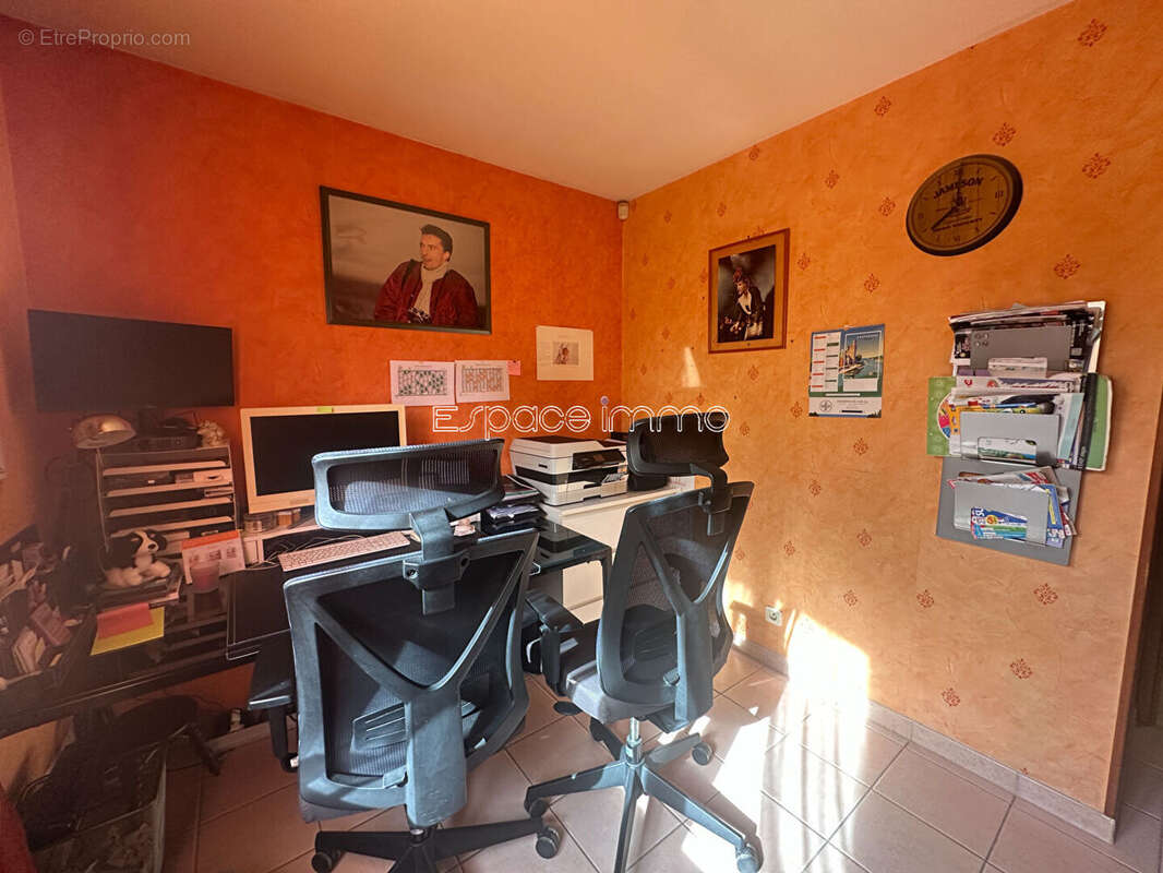 Maison à BUCHY