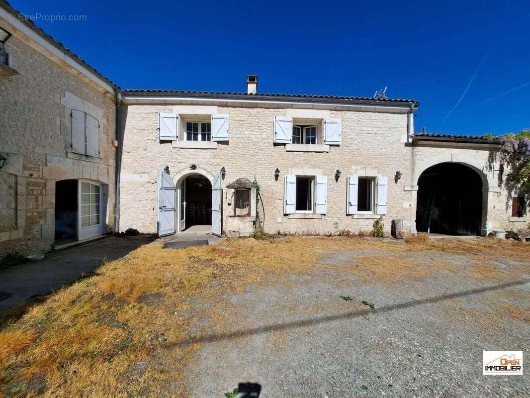 Maison à CRITEUIL-LA-MAGDELEINE