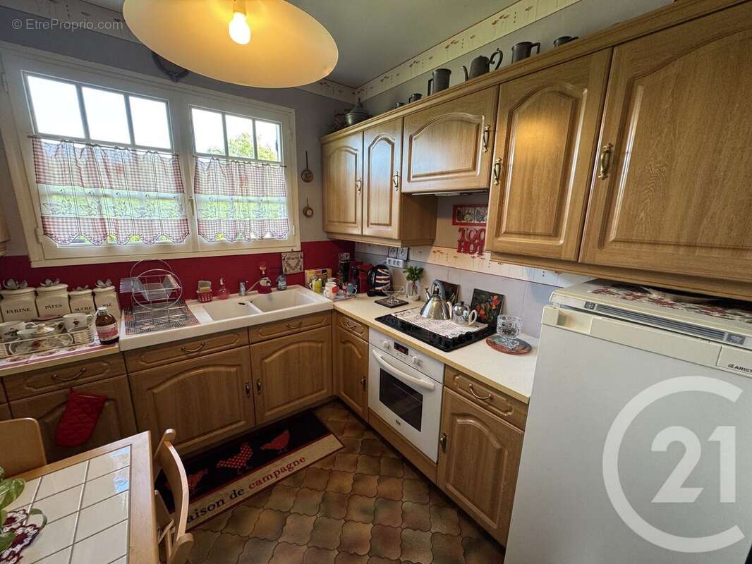 Maison à MAILLY-LE-CHATEAU