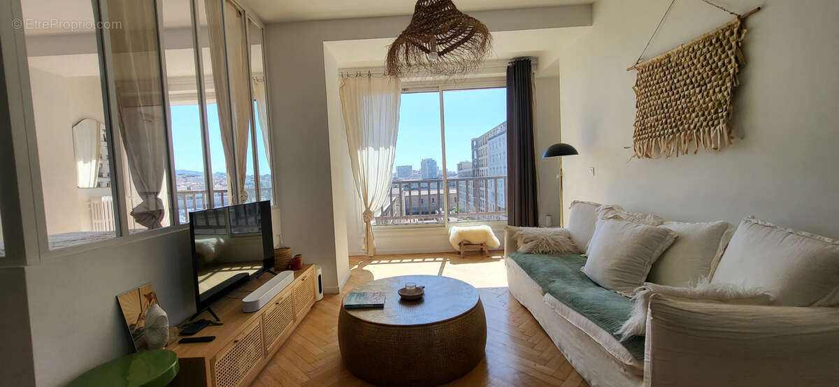 Appartement à MARSEILLE-2E