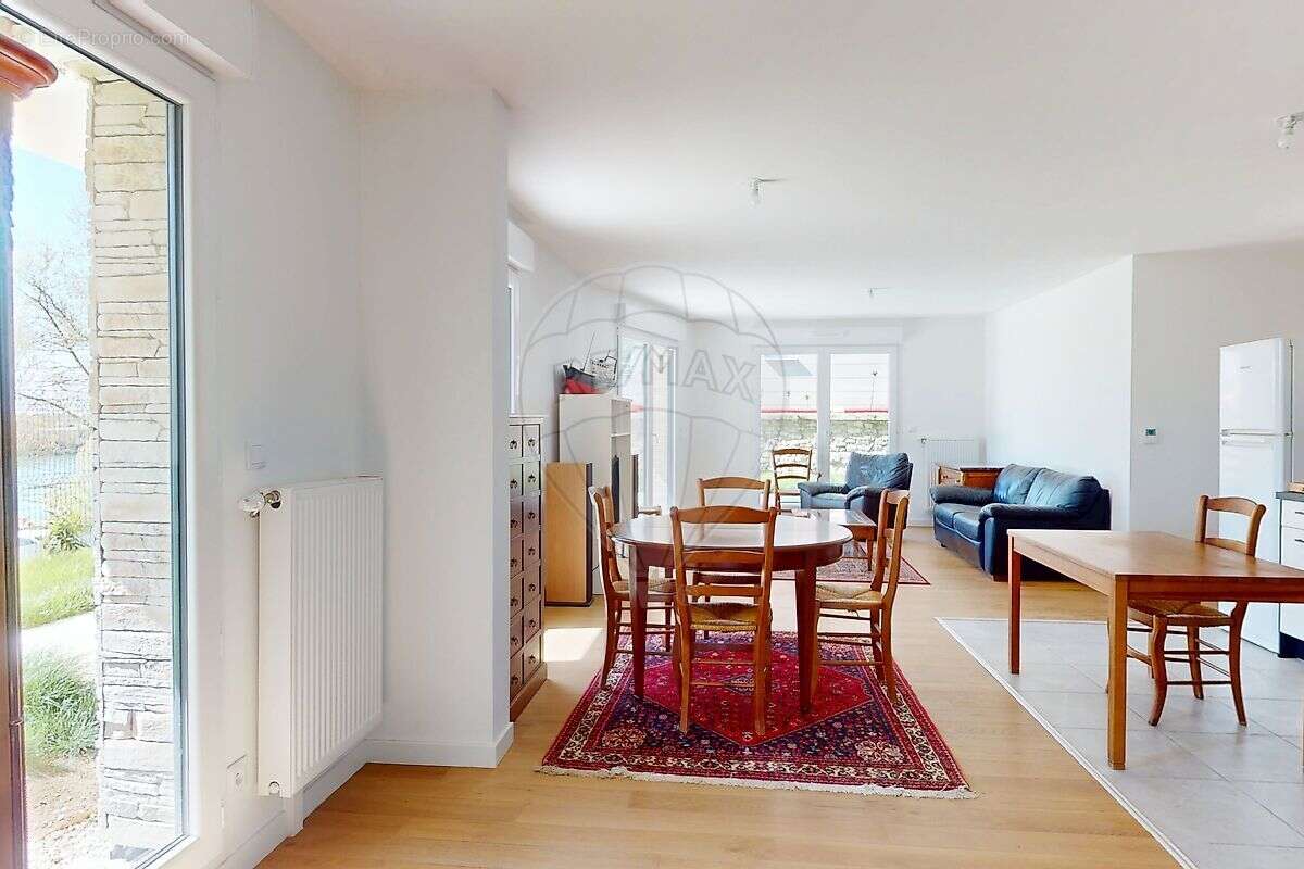 Appartement à SAINT-JEAN-DE-LA-RUELLE