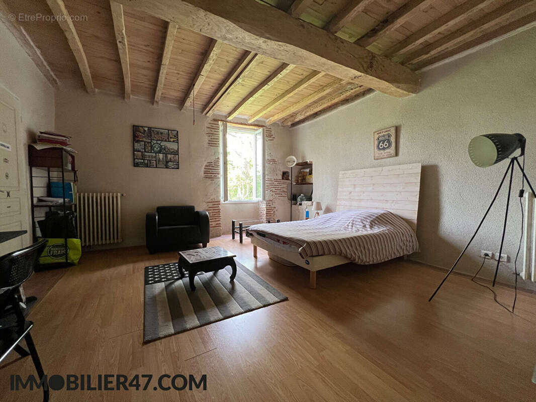 Maison à CASTELMORON-SUR-LOT