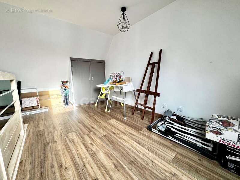 Maison familiale 137 m² – 4 chambres – Grand garage – Terrain clos 903 m² TREGLONOU (29) - photo 12