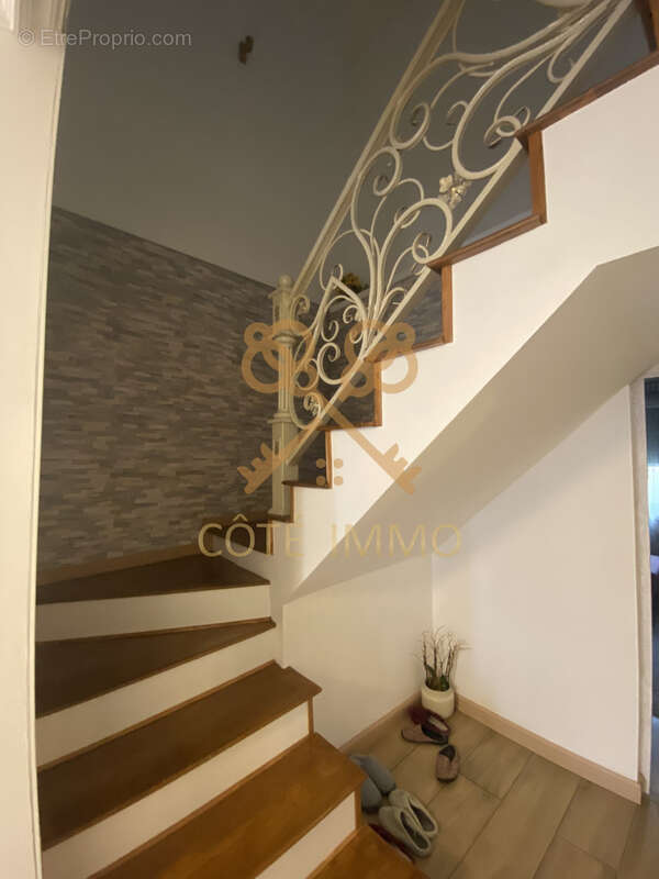 Maison à COURRIERES