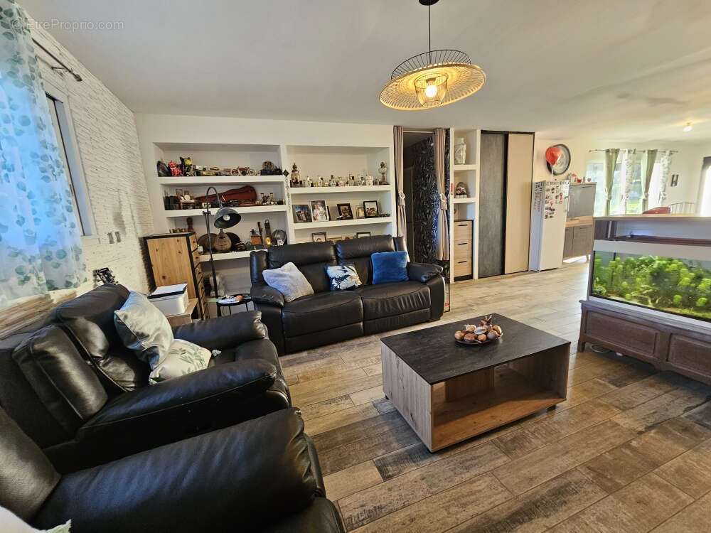 Maison à SAINT-PIERRE-DE-FURSAC