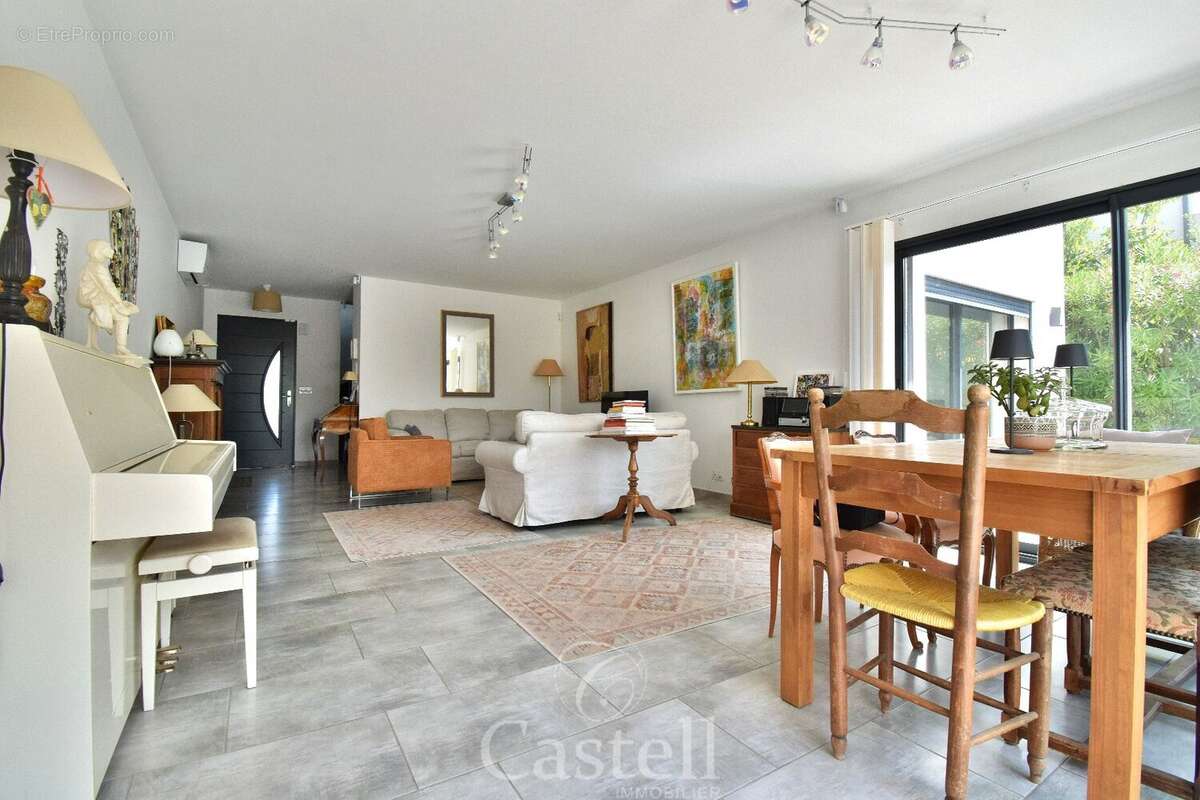 Villa de type 5 avec piscine et garage - photo 7