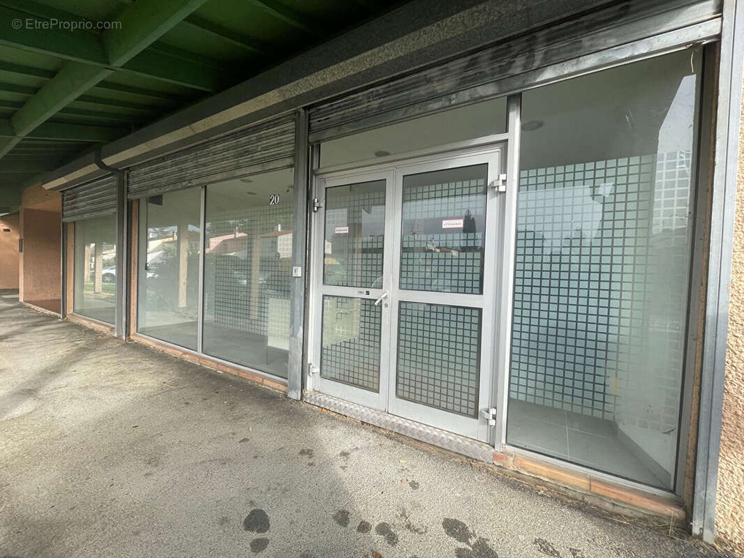 Commerce à SAINT-JEAN