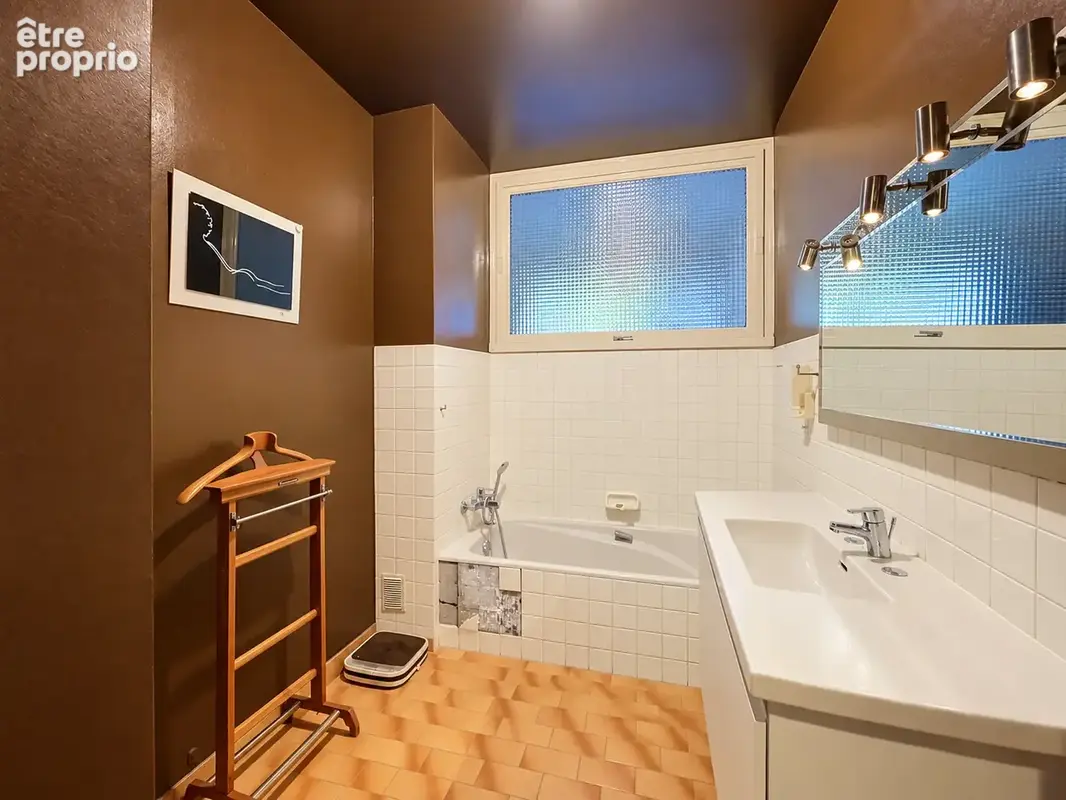 Appartement 4 pieces proche bourg - photo 8