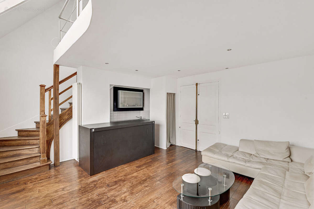 Appartement à PARIS-15E