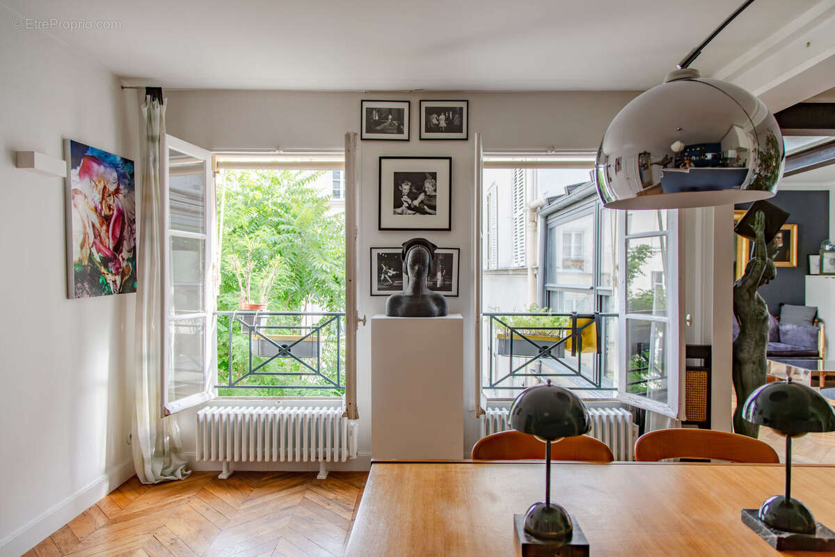 Photo 2 - Appartement à PARIS-9E