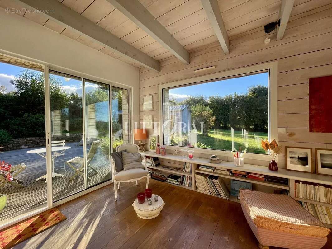 À Louannec, une maison de caractère entre mer et douceur de vivre - photo 8