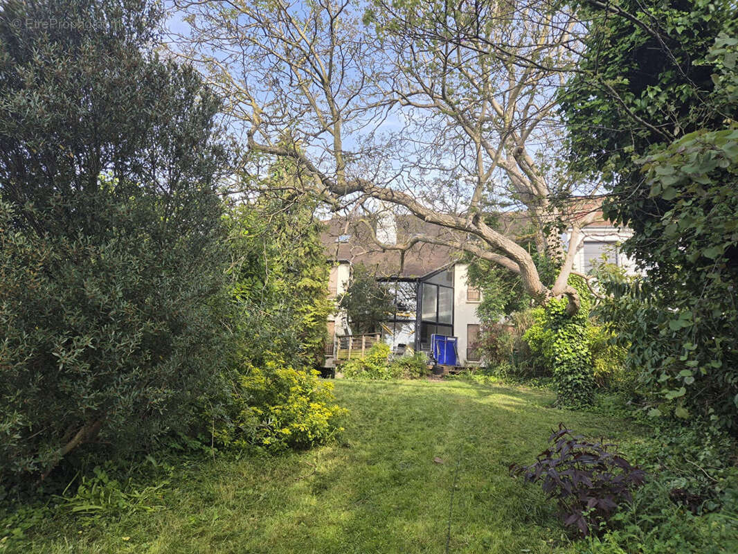 Maison à L'HAY-LES-ROSES