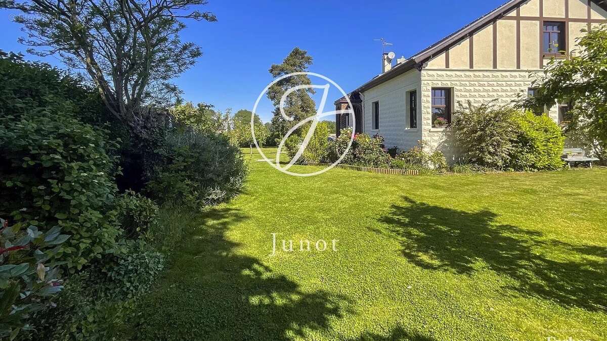 Templeuve en Pévèle – Maison de caractère – 262m² - 5 chambres – Bureaux – Jardin – Sous-sol - photo 7