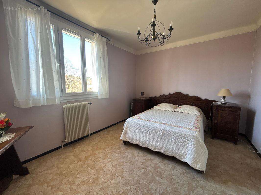 Maison à CHATEAU-ARNOUX-SAINT-AUBAN