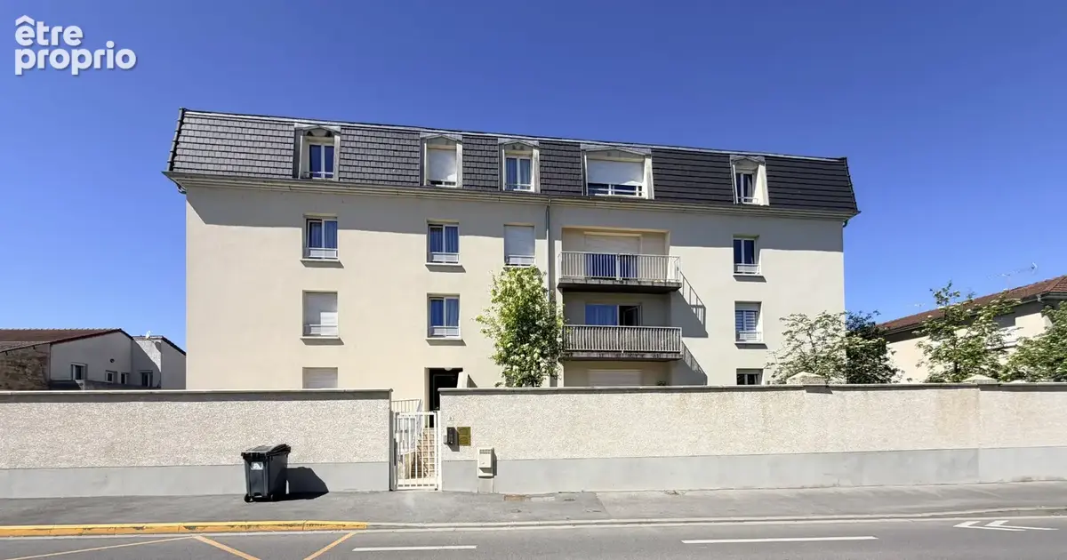 Grand appartement à aménager ou divisible en 2 appartements T3, 2 parkings - photo 1