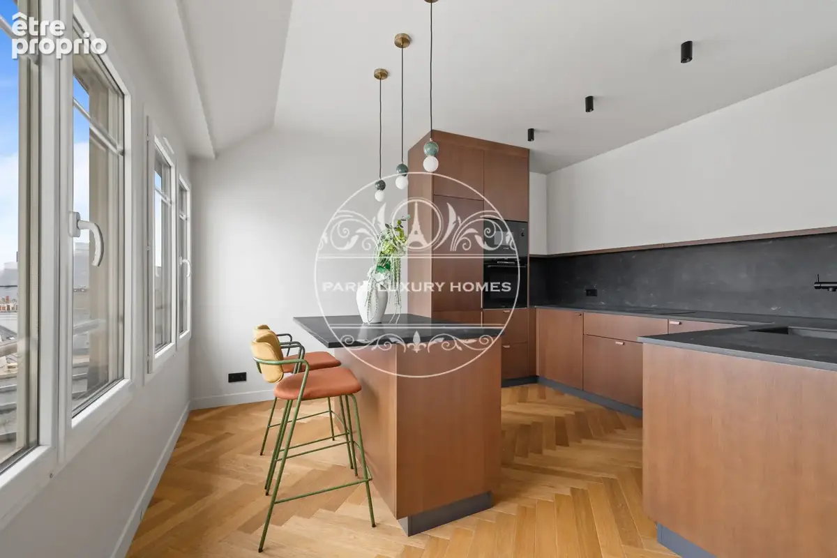 Magnifique duplex rénové avec vue à Paris 8ème ! - photo 11