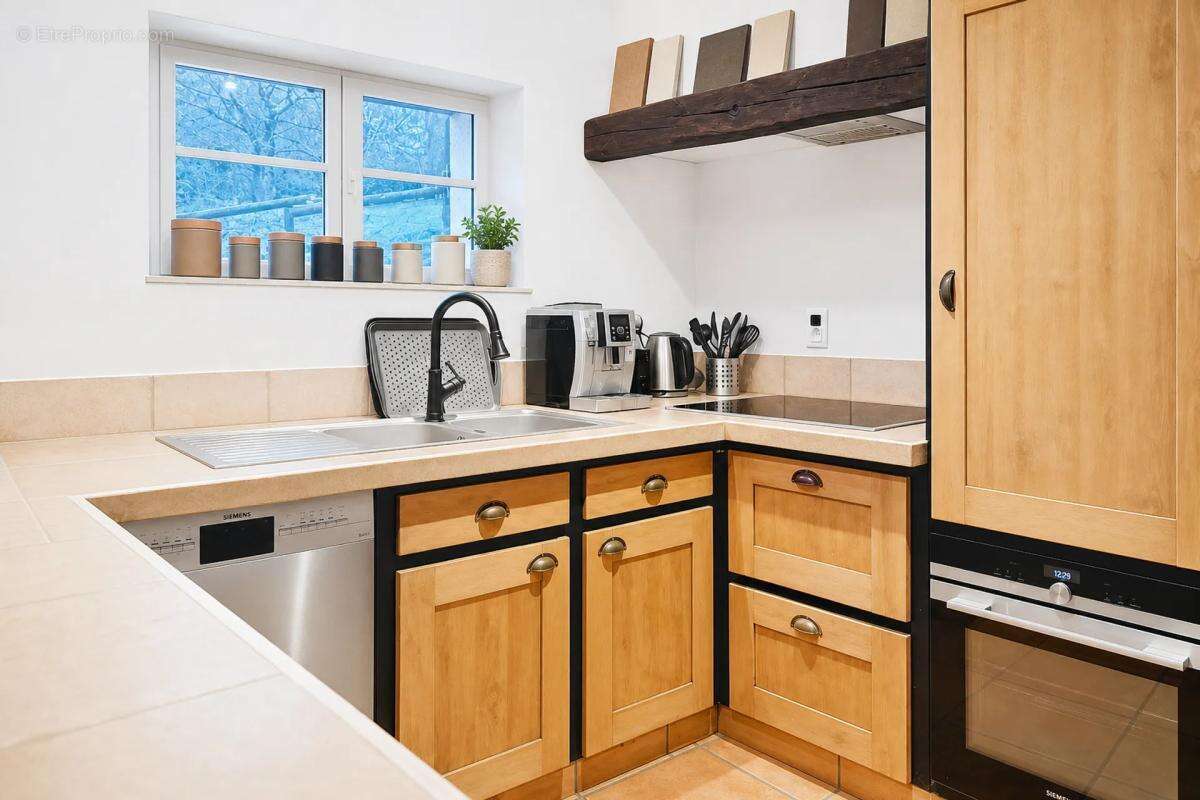 Propriété familiale avec espace bien-être et 8 600 m² de nature - photo 8