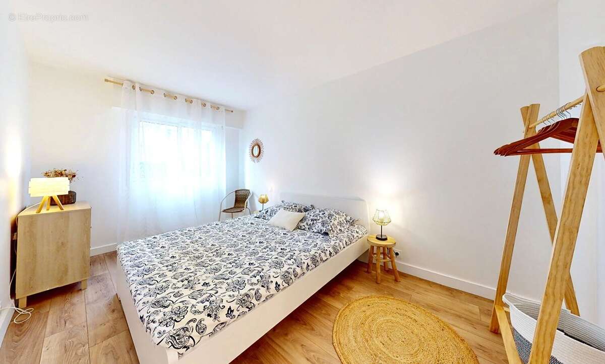 Appartement à LA GARENNE-COLOMBES