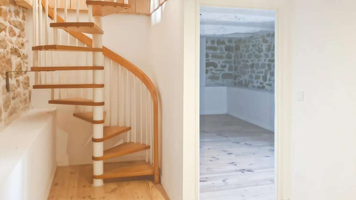 Maison à CAUSSE-ET-DIEGE