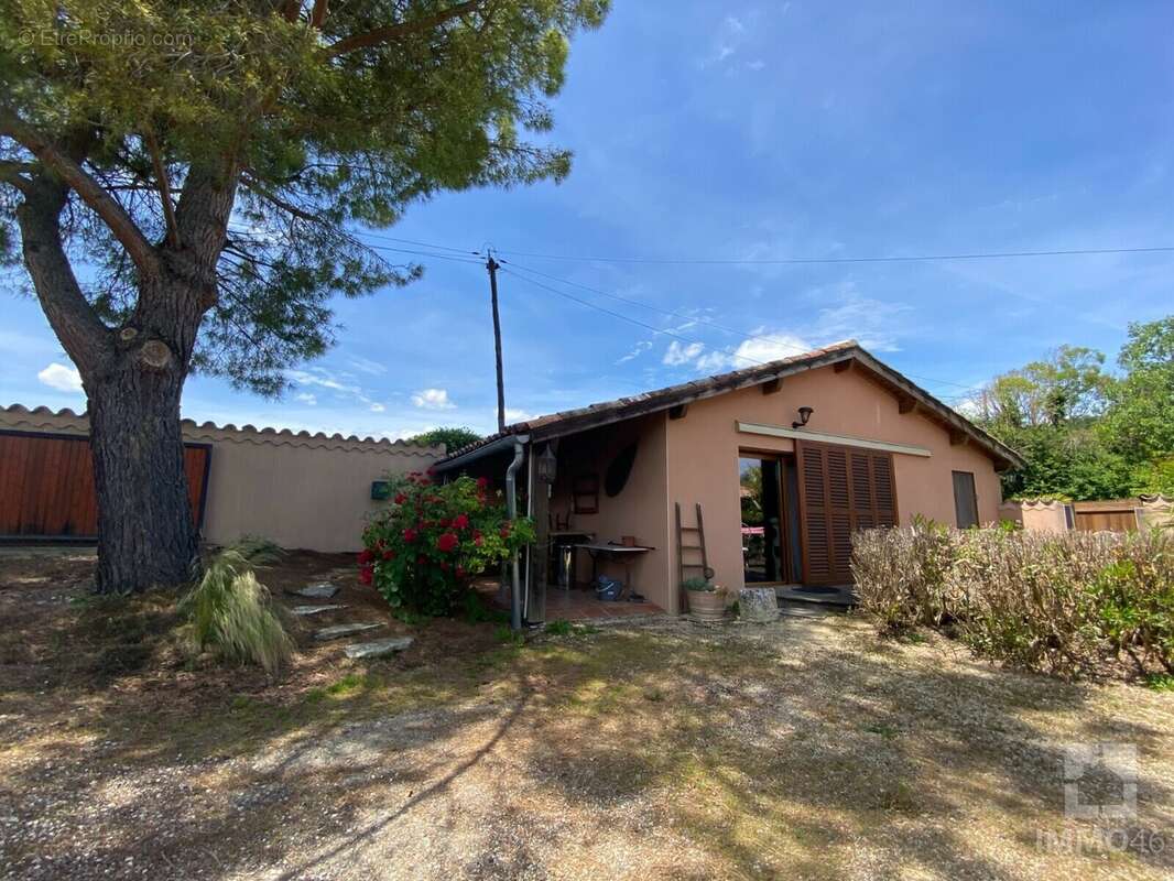 Maison 375 m² à Realville  - photo 9