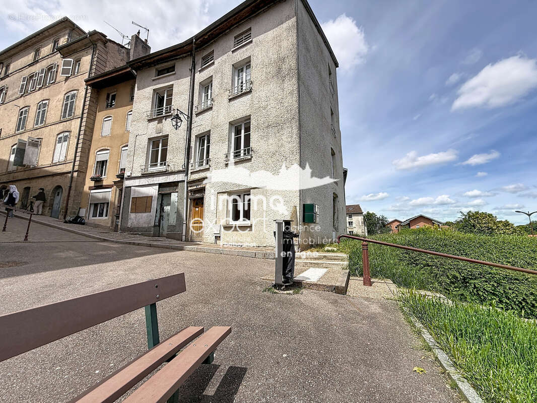 Appartement à MIRECOURT