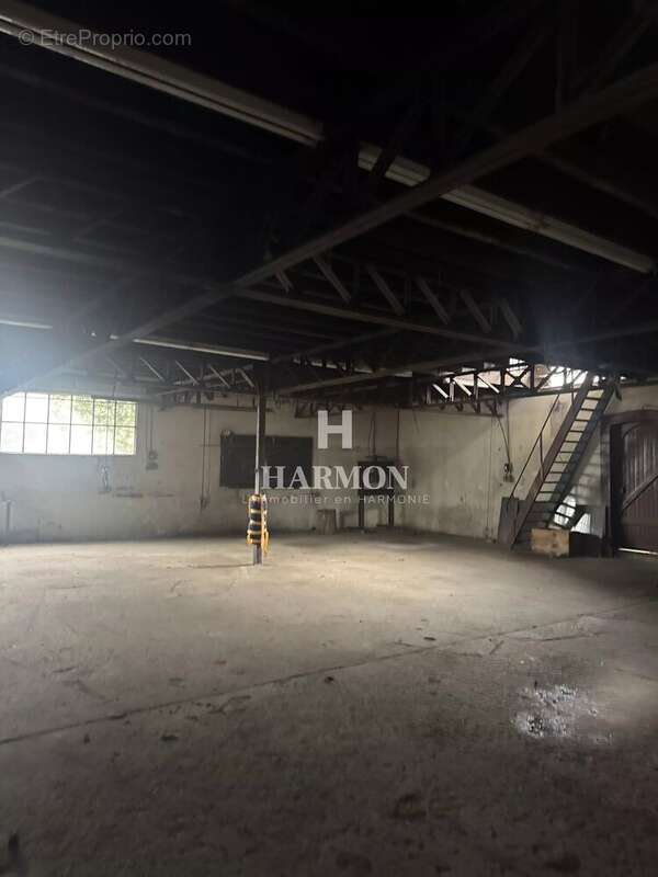 Harmon a vendre : Atelier   Oloron-Sainte-Marie - photo 6