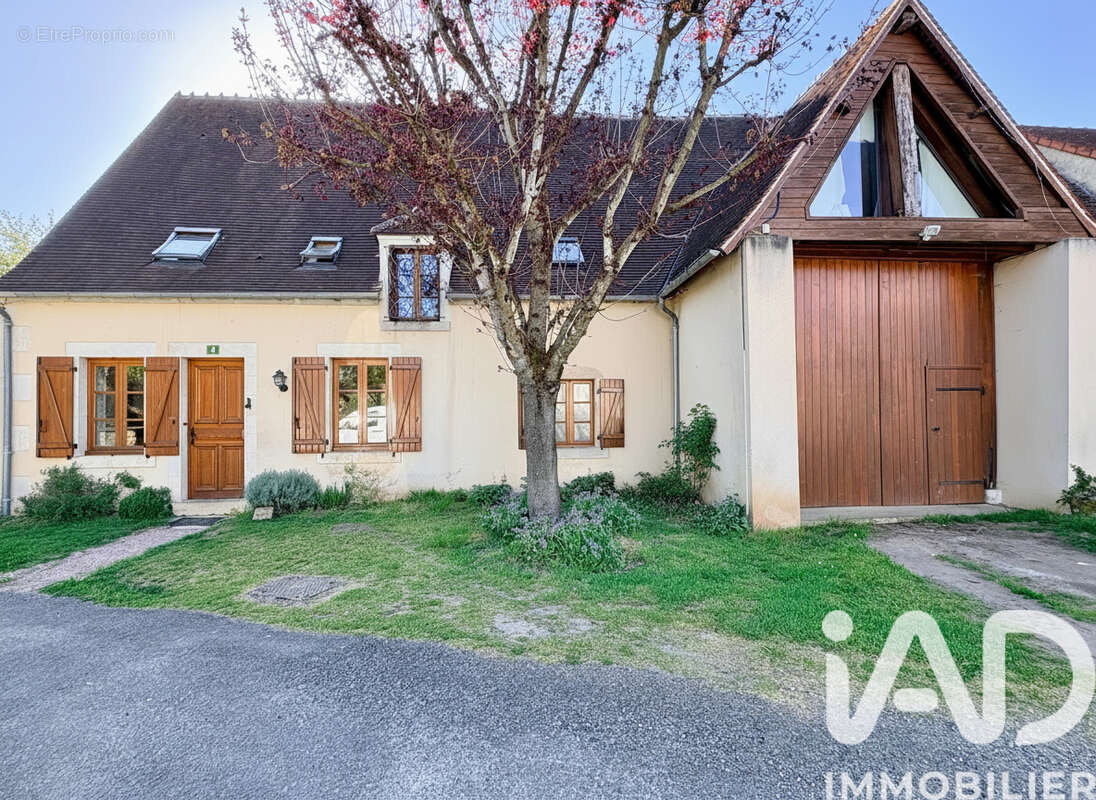 Maison 168 m² à Drevant  - photo 2