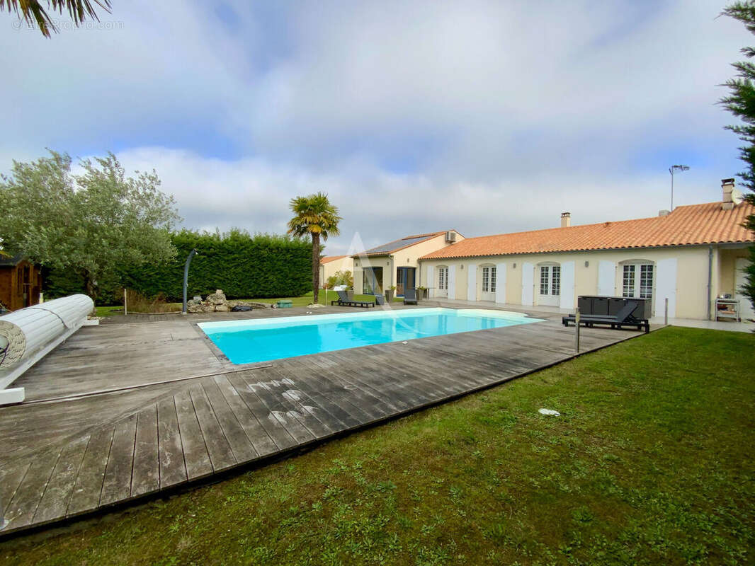 Maison Saint-savinien 9 pièce(s) piscine et local professionnel - photo 18