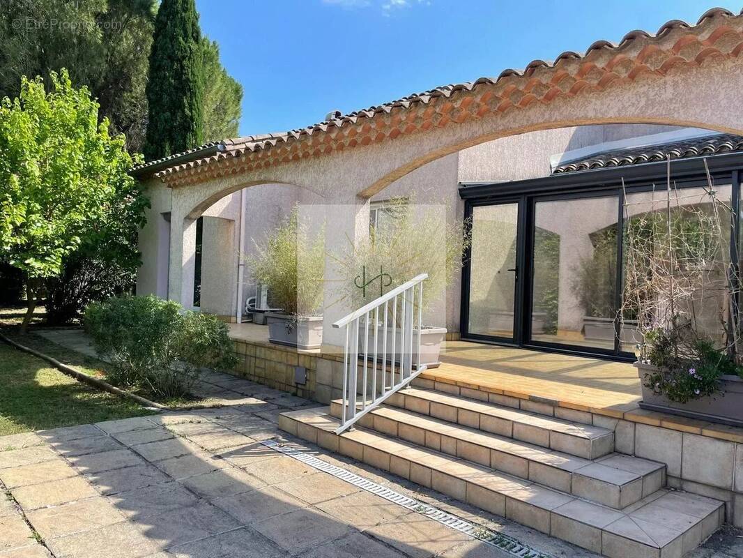 Maison à MONTELIMAR