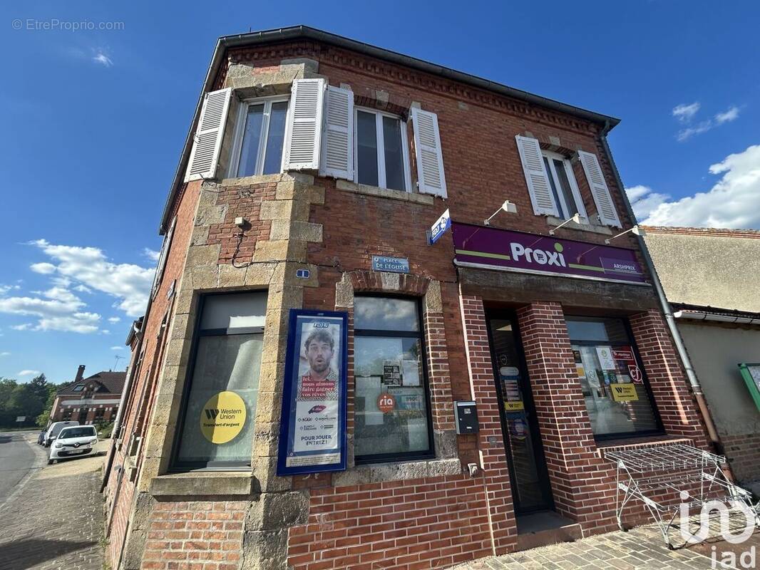 Photo 1 - Commerce à SENNELY