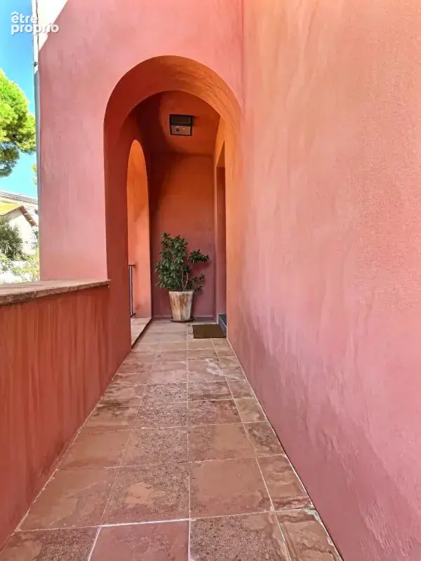 Villa d'architecte 165 m2  prox centre Bandol  1 450 000 - photo 9